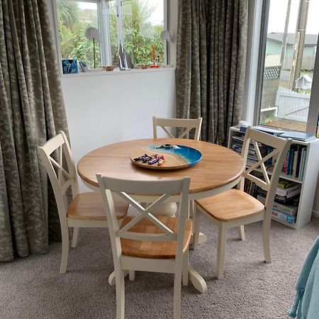 Beach Cottage - A Cosy Beach Cottage Charmer Riverton エクステリア 写真