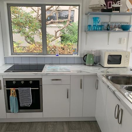 Beach Cottage - A Cosy Beach Cottage Charmer Riverton エクステリア 写真