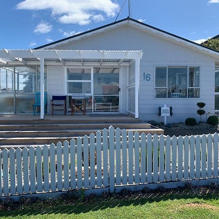 Beach Cottage - A Cosy Beach Cottage Charmer Riverton エクステリア 写真